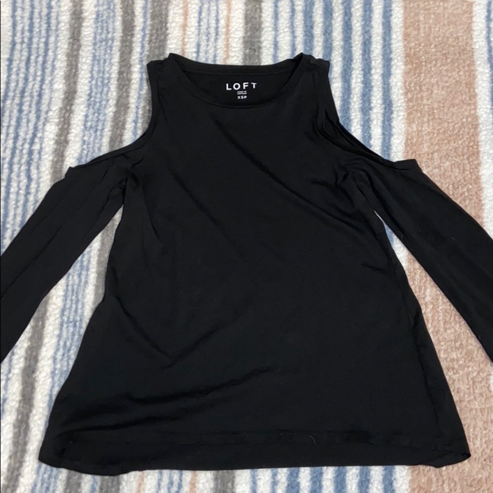 Black long sleeve Loft shirt with shoulder cut out